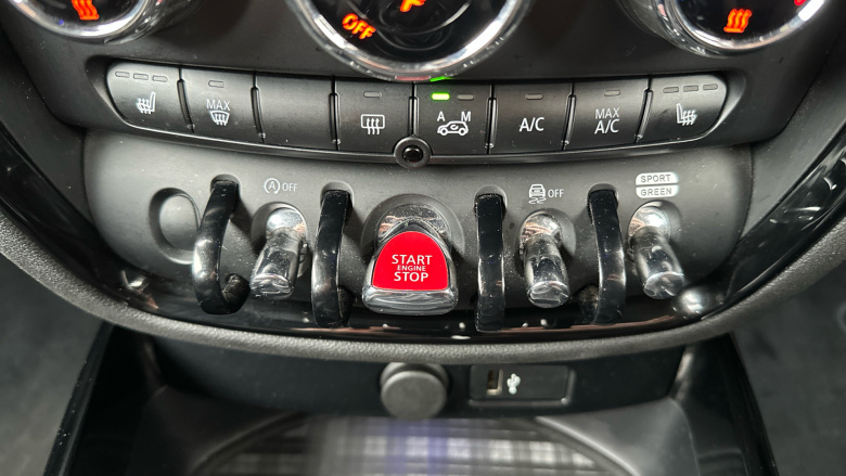 MINI Clubman 1.5 Cooper Sport 6dr Auto [Comfort/Nav+ Pack] Petrol Estate